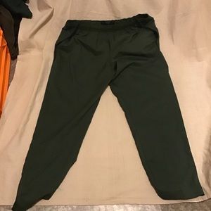 Nike standard fit Dry fit track/ sweat pant *USED* xxl 2xl green